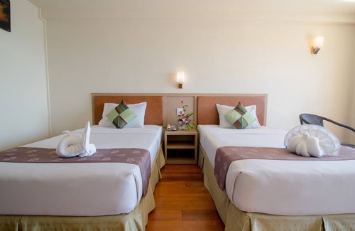 Khlong Khut Hotel | New Travel Beach Resort