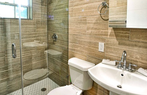 The Roads Condo | ✨New Two Bedroom plus Free Parking