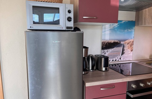 Laage House | New vacation home 125sqm glass house to slow down