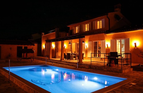 Rasa Villa | new villa near the sea with heated pool - absolute privacy