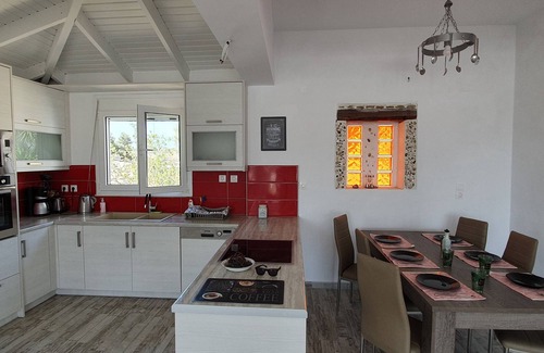Pitsidia House | New villa with sea view in elevated secluded location with pool & solar