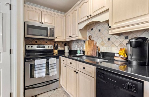 Auburn Condo | NEW-War Damn Condo-DT Auburn next to campus