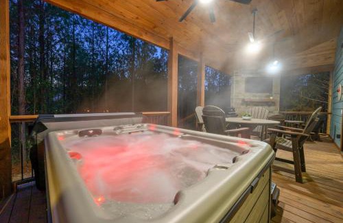 Pickens House | NEW Woodland Escape with Spa & Fire pit - Sleeps 4