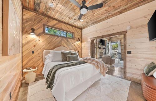 Pickens House | NEW Woodland Escape with Spa & Fire pit - Sleeps 4