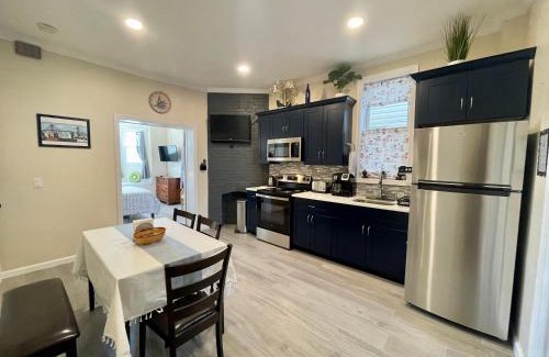 Stapleton House | New York City Private Bedroom Near The Free Ferry Boat!