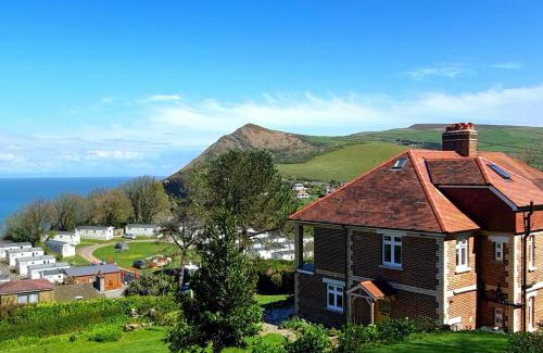 Combe Martin Bed & Breakfast | Newberry Wood Guesthouse