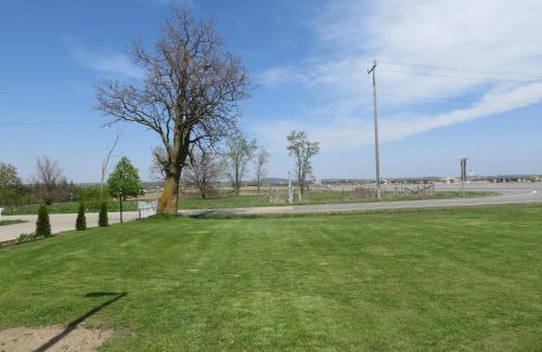 New Hamburg Hotel | Newburg Inn Motel