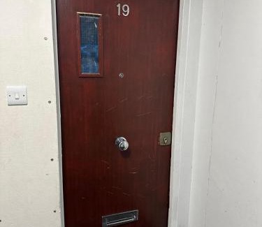 Coldharbour Apartment | Newbury3