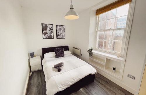 Newcastle-upon-Tyne Apartment | Newcastle City Centre, Two Bedroom, Sleeps 6