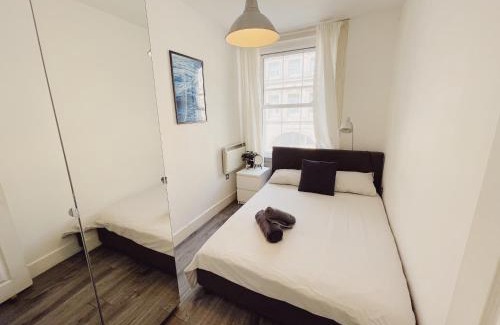 Newcastle-upon-Tyne Apartment | Newcastle City Centre, Two Bedroom, Sleeps 6