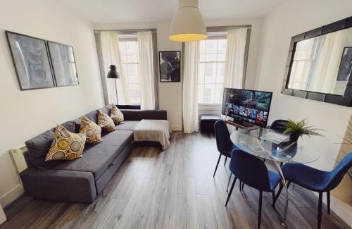 Newcastle-upon-Tyne Apartment | Newcastle City Centre, Two Bedroom, Sleeps 6