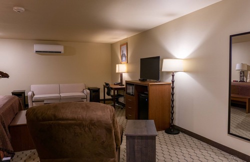 Newcastle Hotel | Newcastle Lodge and Convention Center