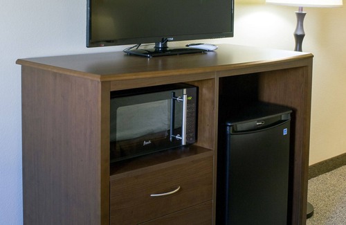 Newcastle Hotel | Newcastle Lodge and Convention Center