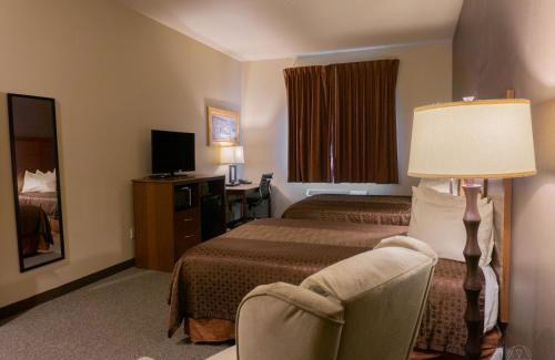 Newcastle Hotel | Newcastle Lodge & Convention Center