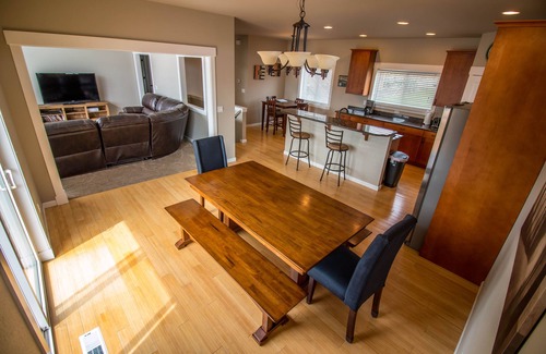 Manson House | Newer Home With Amazing Lake Views, Heated Pool and Game Room. STR Permit #730.