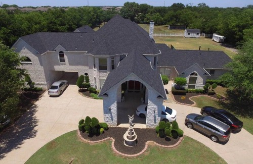 DeSoto House | NEWHOUSE MANSION DALLAS TOP 10 Vacation Rental n POOL and SPAn3 Acres Of Land