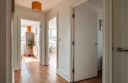 Maidstone Apartment | Newley Decorated Central Maidstone Flat, Sleeps 4