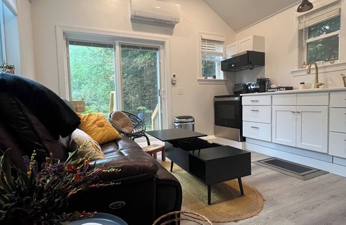 Belchertown Apartment | Newly Built Barn Loft in Pioneer Valley