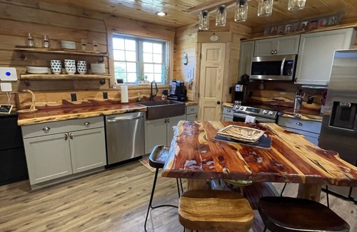 Cuba Cabin | Newly built LOG Cabin-Float, Golf, Hike, Hunt, Fish, visit a winery.Relax!