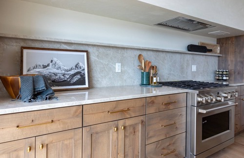 Driggs Condo | *Newly Built* South Teton at The Basin Luxury Suites ⁓ Downtown Driggs ⁓ Hot Tub
