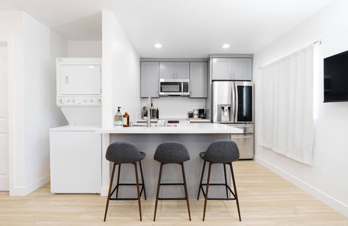 Santa Ana House | Newly Built Studio, Close to Disney, Sleeps 5!