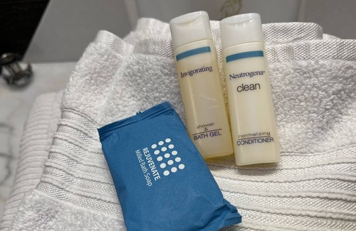 Lincolnia House | Newly Built two bedroom house 🏡10 miles from Washington DC