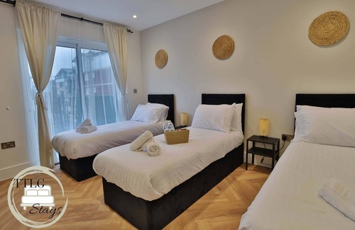 Rickmansworth Apartment | Newly-Built Urban Retreat by TTLG