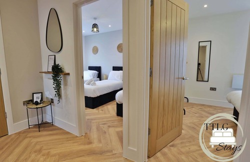 Rickmansworth Apartment | Newly-Built Urban Retreat by TTLG
