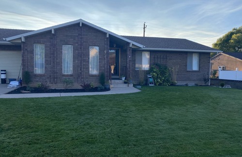 Cedar City House | Newly Finished 3bed 2 bath (Basement Apartment)