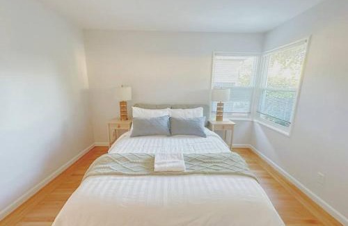 Community Center House | Newly Furnished Retreat 5 Min to Stanford & Downtown Palo Alto