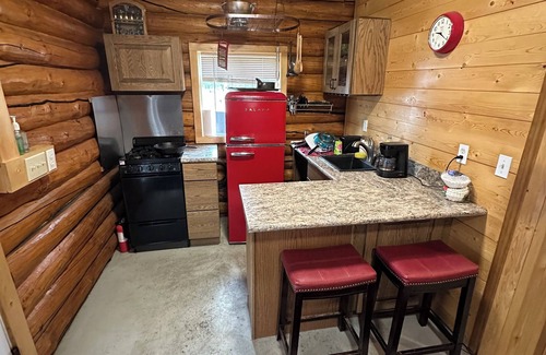 Tok Cabin | Newly listed modern studio Cabin Near Downtown Tok