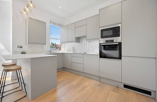 Harlesden House | Newly Refurbed 2 Bed Apartment 15 Minutes From West End