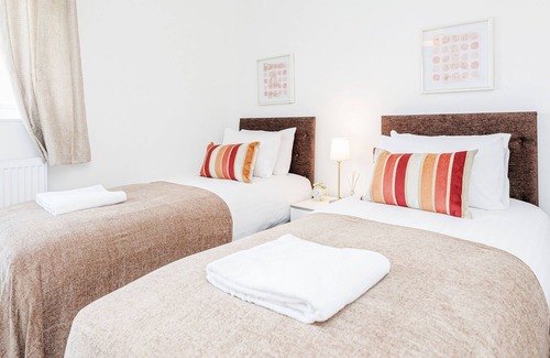 South Ockendon House | Newly refurbished 3 bedroom house -