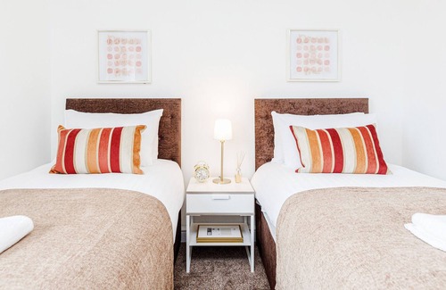 South Ockendon House | Newly refurbished 3 bedroom house -