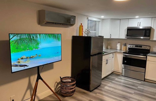 Sunset Apartment | Newly refurbished apartment with private garden