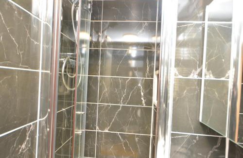 Glyndon Apartment | Newly refurbished 3 bedroom house London