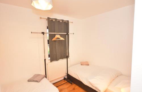 Glyndon Apartment | Newly refurbished 3 bedroom house London