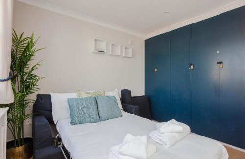 Bow House | Newly Refurbished 4 Bedroom House in East London
