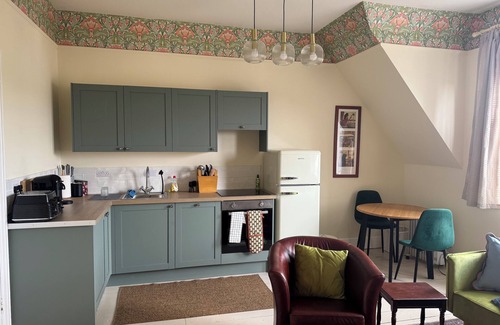Cirencester Apartment | Newly Refurbished 2 Bedroom Flat