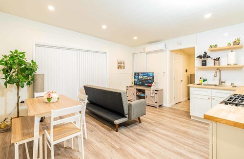 Glendora House | Newly Remodeled 2B1B House on Historic Route 66