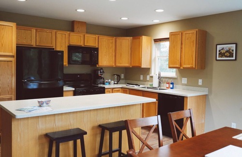 Homer Apartment | Newly remodeled and close to the beach!