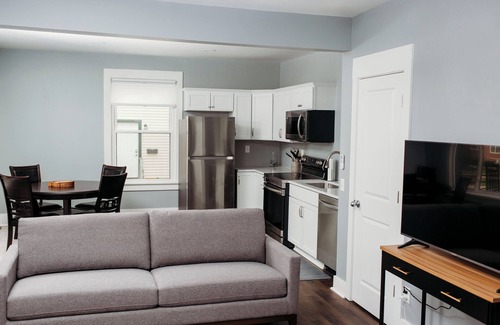 Big Rapids House | Newly Remodeled Charming 3-bedroom Duplex w/WiFi, AC in the Heart of Big Rapids