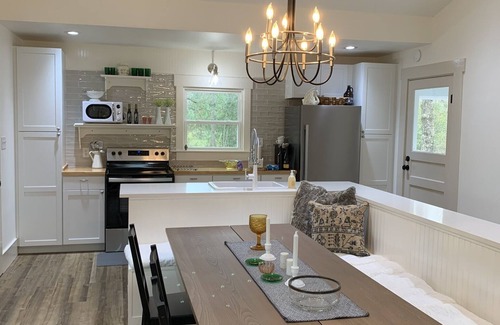 Hudson Cottage | Newly remodeled Cottage, modern and charming