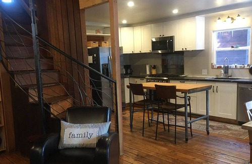 Truckee Cabin | Newly Remodeled Donner Lake cabin-31 night minimum