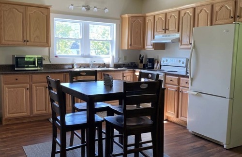 Entriken House | Newly remodeled, family-style home by the lake