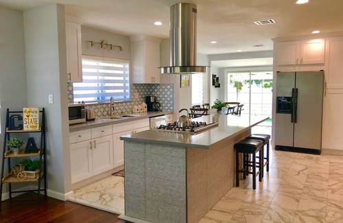 Southwest Anaheim House | Newly Remodeled home in Anaheim, 8 Minutes to Disneyland & Anaheim Convention!