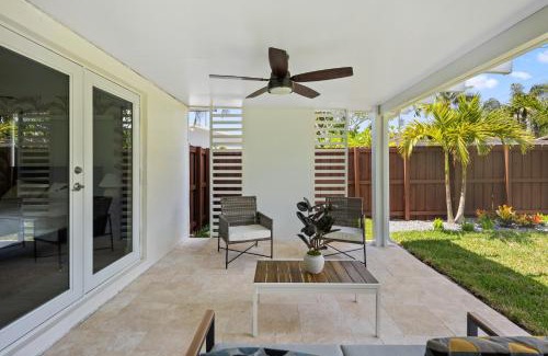 Royal Poinciana House | Newly Remodeled House in Miami - 3BR House with Private Yard - 5 Min ride to Hollywood Beach