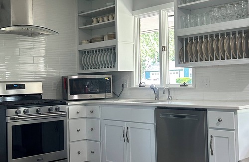 Atlantic House | Newly remodeled house in quiet neighborhood — one block to Heritage House!