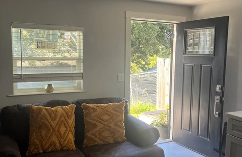 Oakland Apartment | Newly Remodeled In-law in Oakland