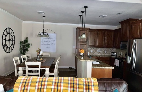 College Station House | Newly remodeled beautiful 3BDRM 3.5BA Townhouse in the heart of Aggieland!